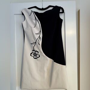 NWOT Chiara Boni Black and White mini Dress made in Italy